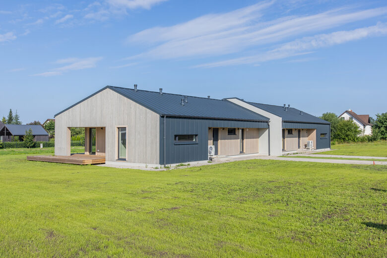 Līvciema iela 17, Īkšķile, Ogres novas, dvīņu māja