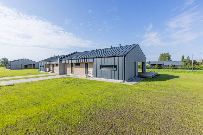 Līvciema iela 19, Īkšķile, ogres novais, dvīņu māja